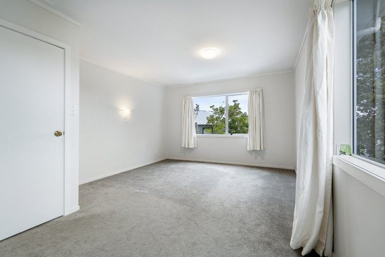 Photo of property in 2/5 Stanley Avenue, Milford, Auckland, 0620