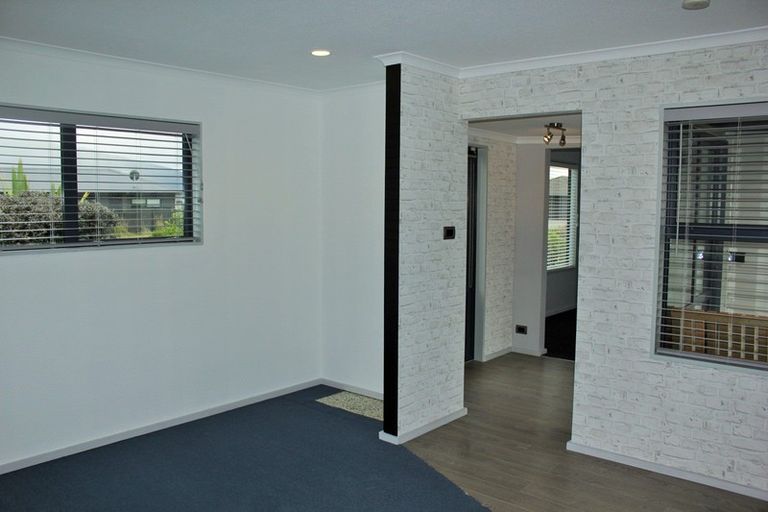 Photo of property in 12 Cunaris Way, Te Anau, 9600