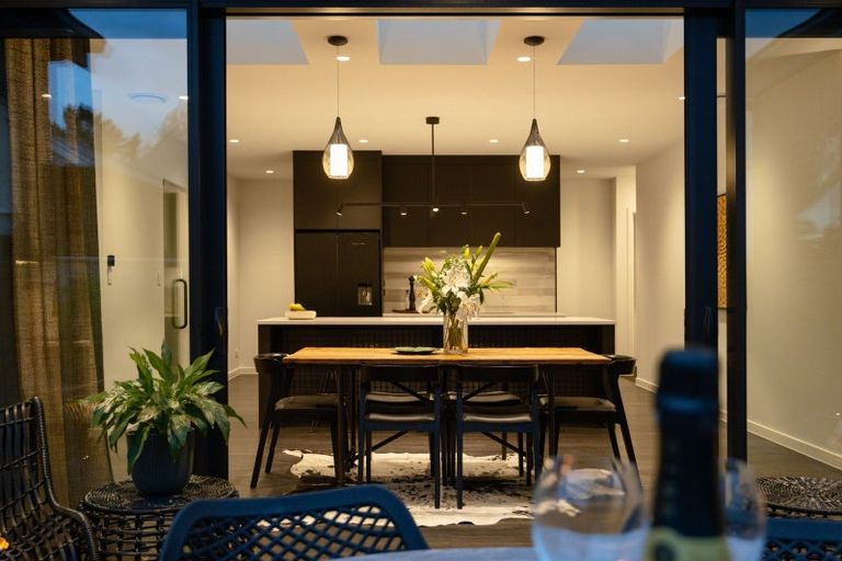 Photo of property in 11 Awanui Avenue, Hokowhitu, Palmerston North, 4410