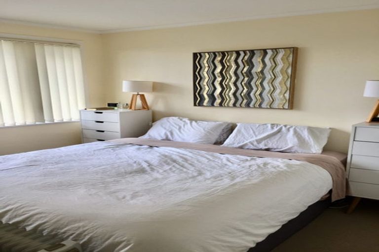 Photo of property in 5 Waipani Road, Te Atatu Peninsula, Auckland, 0610