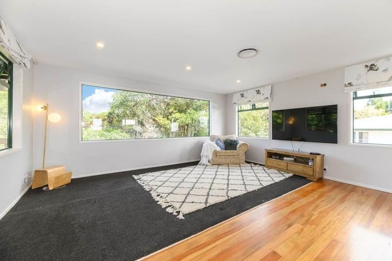 Photo of property in 220 Glengarry Road, Glen Eden, Auckland, 0602