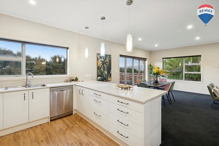 Photo of property in 137 Endeavour Drive, Whitby, Porirua, 5024