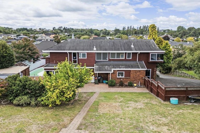 Photo of property in 8 Burn-murdoch Street, St Andrews, Hamilton, 3200