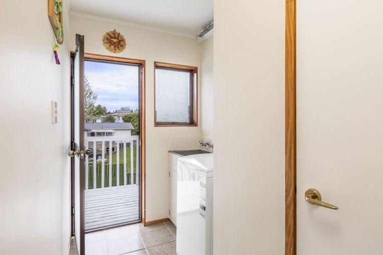 Photo of property in 2/233 Birkdale Road, Birkdale, Auckland, 0626