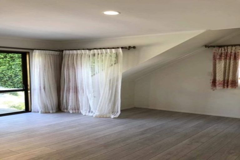 Photo of property in 36 Murvale Drive, Bucklands Beach, Auckland, 2014