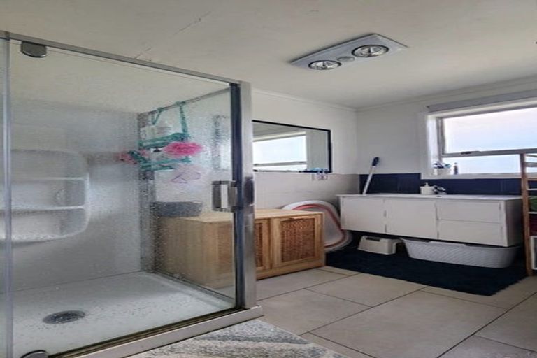 Photo of property in 10 Nandana Drive, Glen Eden, Auckland, 0602