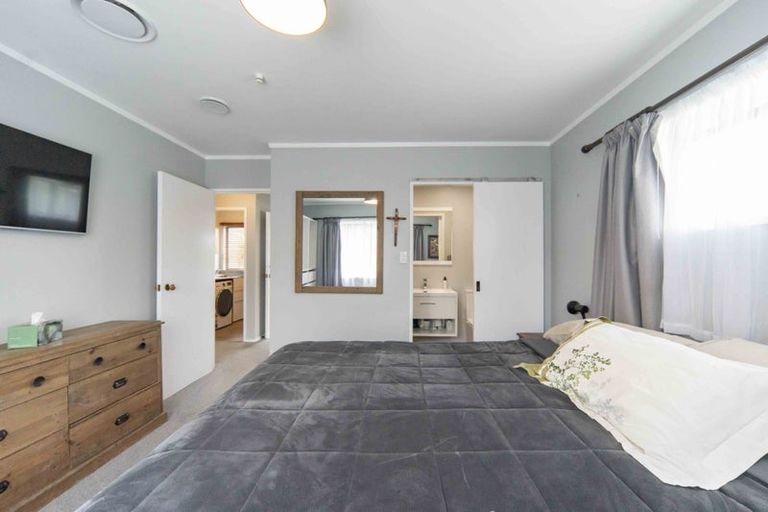 Photo of property in 42 Cromwell Drive, Fitzroy, Hamilton, 3206