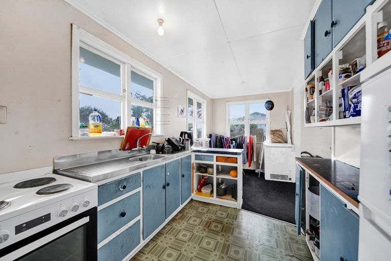 Photo of property in 2 Newbury Place, Waitara, 4320