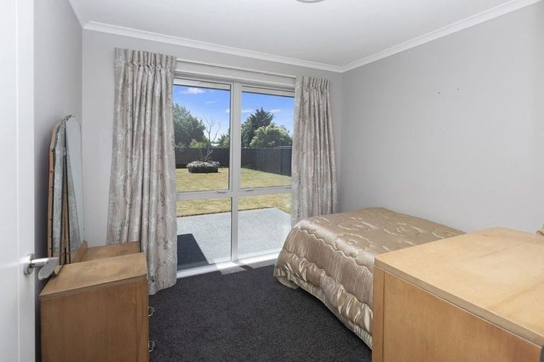 Photo of property in 215 Mairehau Road, Burwood, Christchurch, 8083