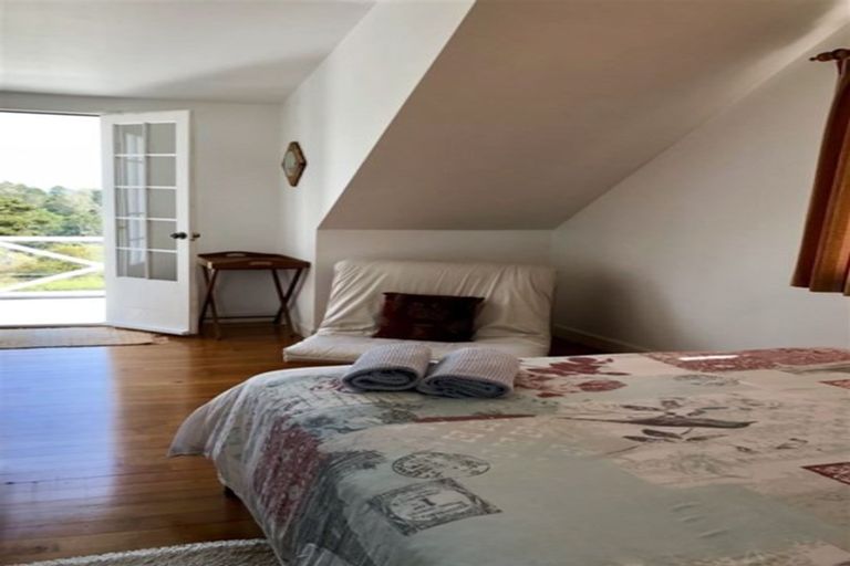 Photo of property in 12 Brind Road, Russell, 0202