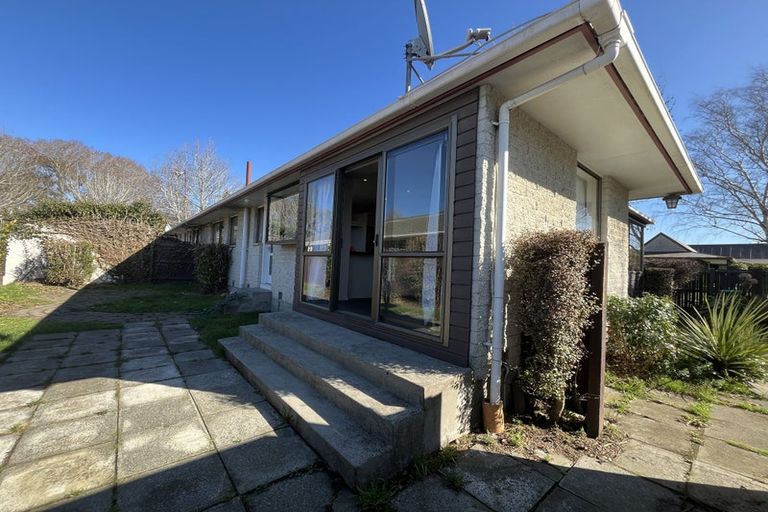 Photo of property in 1/2 Lodge Place, Ilam, Christchurch, 8041