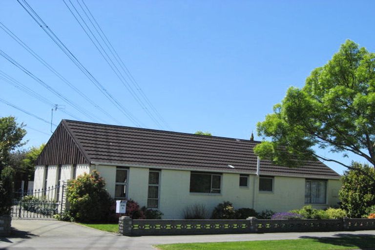 Photo of property in 2/310 Memorial Avenue, Burnside, Christchurch, 8053