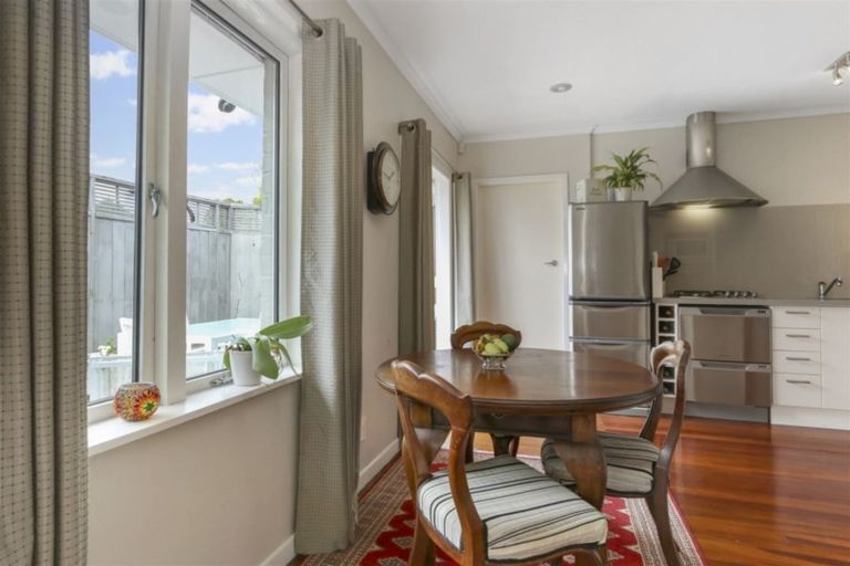Photo of property in 1/21 Drake Street, Howick, Auckland, 2014
