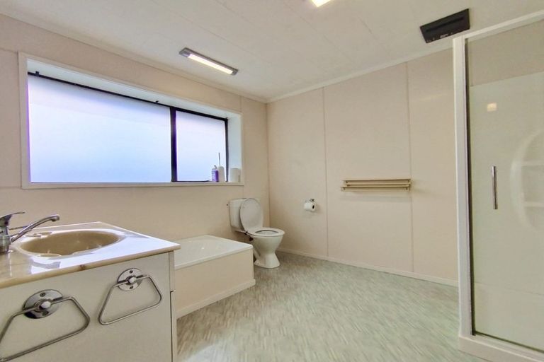 Photo of property in 1/11 Taharoto Road, Takapuna, Auckland, 0622