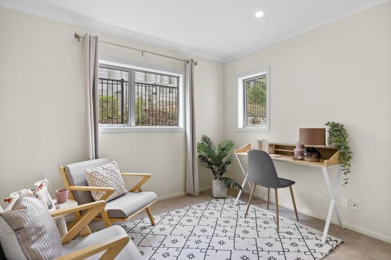 Photo of property in 10 Mewburn Rise, Karori, Wellington, 6012