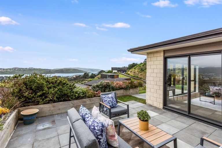 Photo of property in 9 Glenorchy Way, Aotea, Porirua, 5024