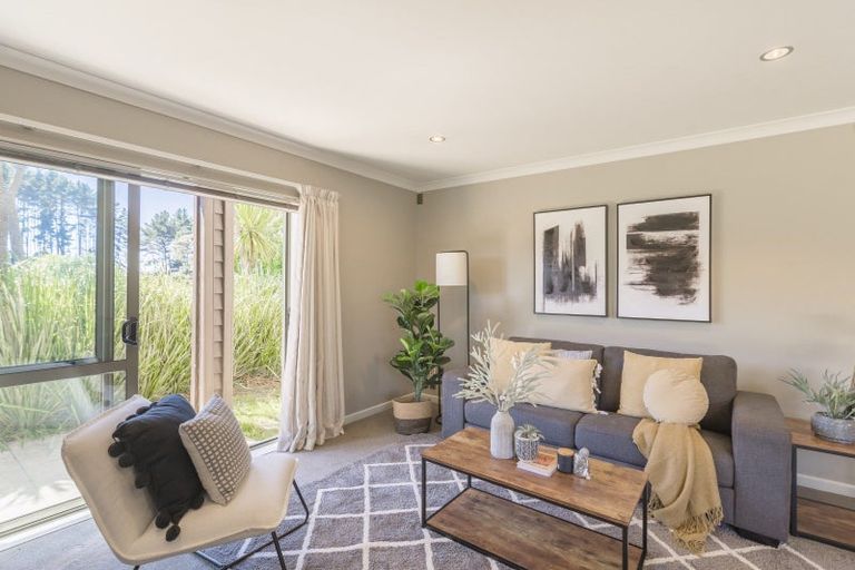 Photo of property in 8 Springhaven Lane, Paraparaumu, 5032