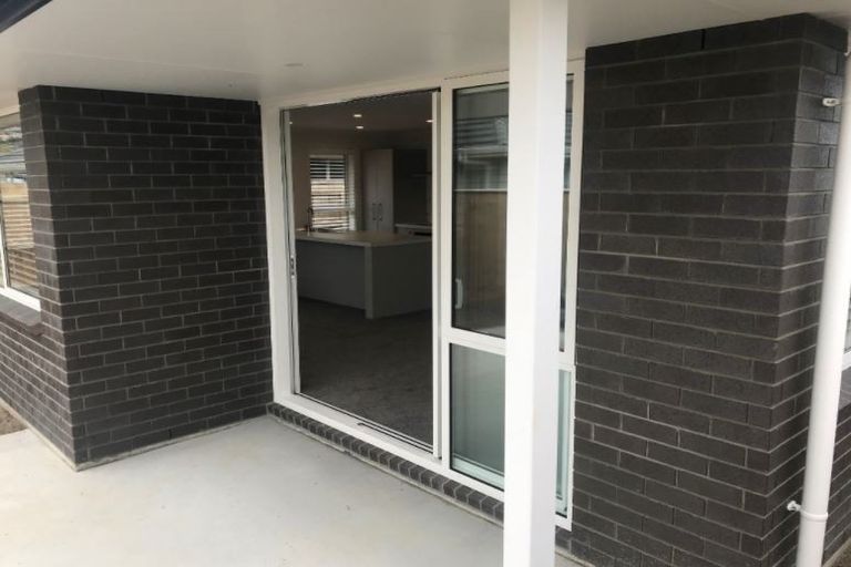 Photo of property in 27 Pohe Street, Waikanae, 5036