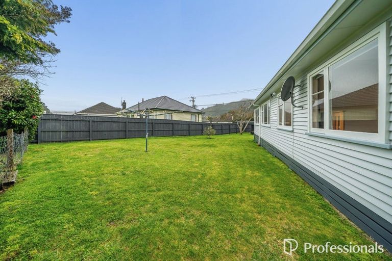 Photo of property in 2 Short Street, Wainuiomata, Lower Hutt, 5014