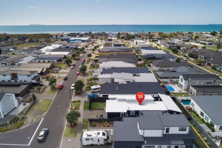 Photo of property in 35 Coast Boulevard, Papamoa Beach, Papamoa, 3118