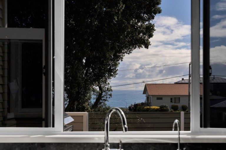 Photo of property in 19 Nobs Line, Strandon, New Plymouth, 4312