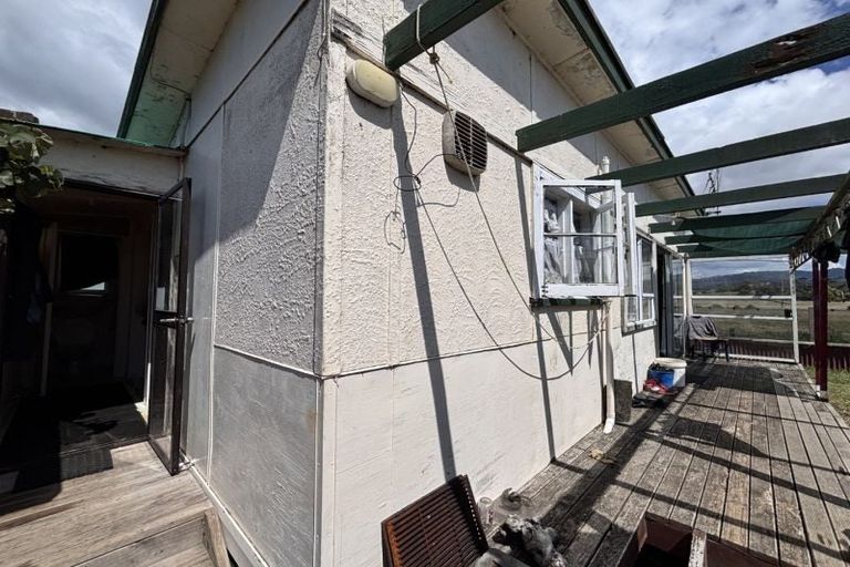Photo of property in 1/869 East Coast Road, Northcross, Auckland, 0632