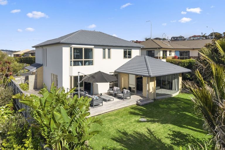 Photo of property in 123 Grovenor Drive, Orewa, 0931