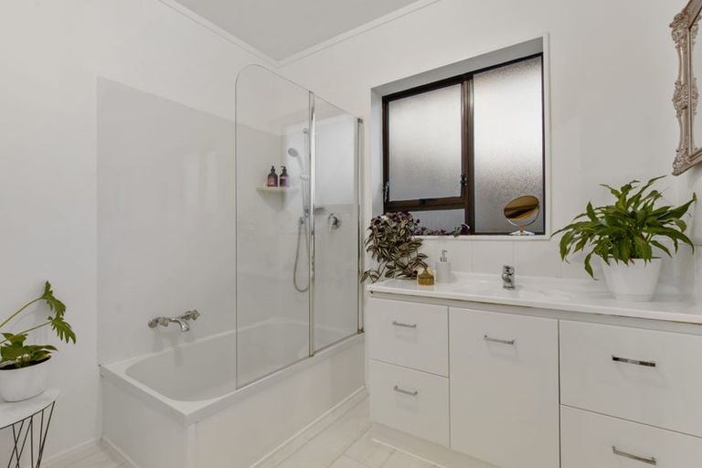 Photo of property in 44 Bay Vista Drive, Red Beach, 0932