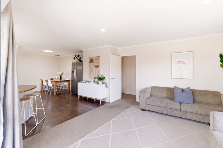 Photo of property in 15 Blowers Place, Halswell, Christchurch, 8025