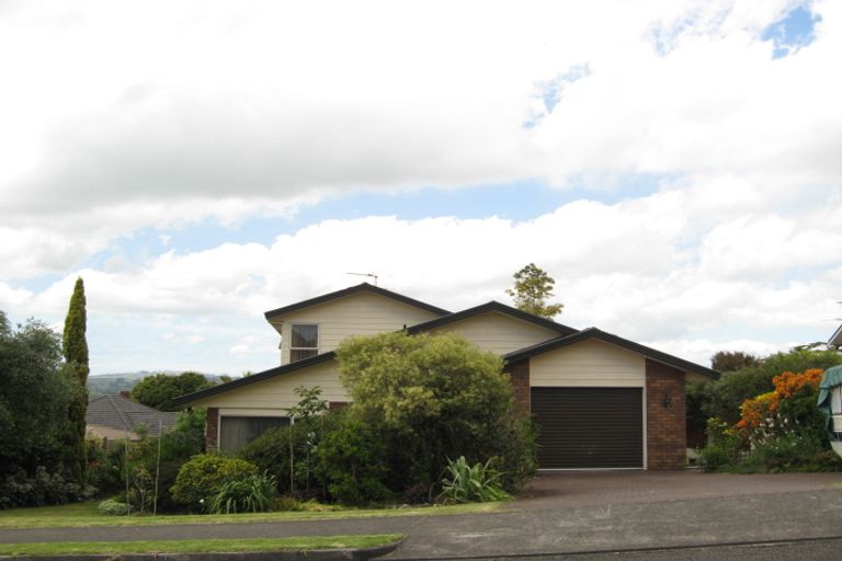 Photo of property in 2 Anzac Road, Pukekohe, 2120