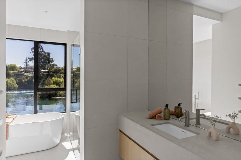 Photo of property in 11a William Rees Place, Kawarau Falls, Queenstown, 9300