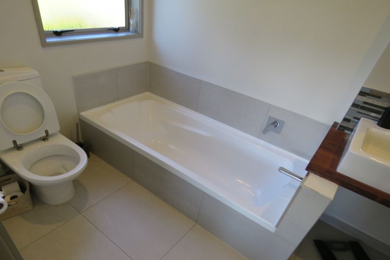 Photo of property in 4 Broadview Road, Opua, 0200