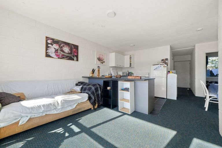 Photo of property in 3/112a Olliviers Road, Phillipstown, Christchurch, 8011