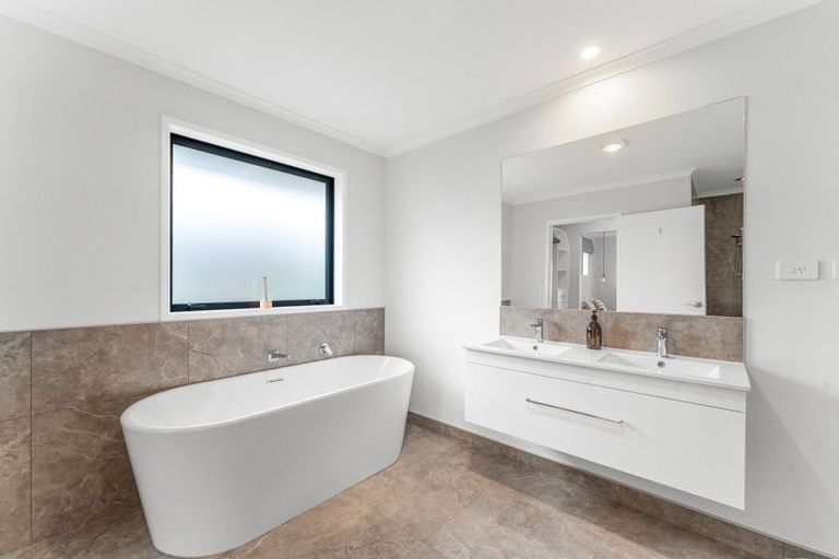 Photo of property in 4 Navy Lane, Papamoa, 3118