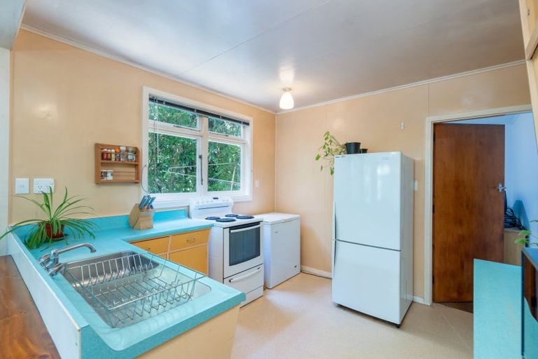 Photo of property in 142 Pinehaven Road, Pinehaven, Upper Hutt, 5019