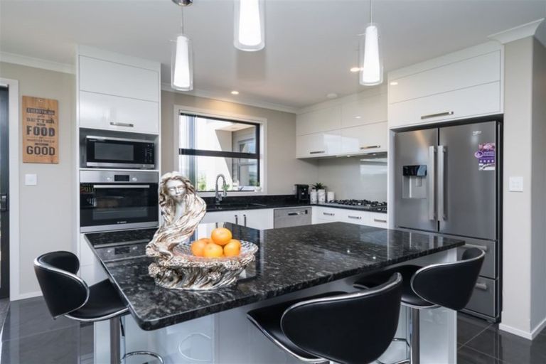 Photo of property in 34 Rodeo Drive, Kelvin Grove, Palmerston North, 4414