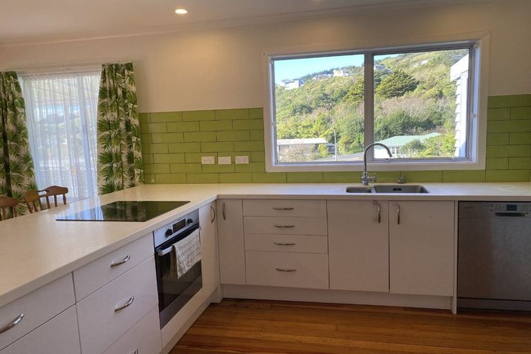 Photo of property in 8 Carleton Terrace, Tawa, Wellington, 5028