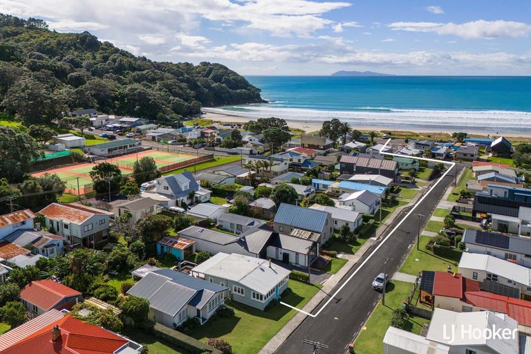 Photo of property in 6 Pacific Road, Waihi Beach, 3611