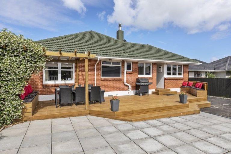 Photo of property in 2 Lynmore Drive, Hillpark, Auckland, 2102