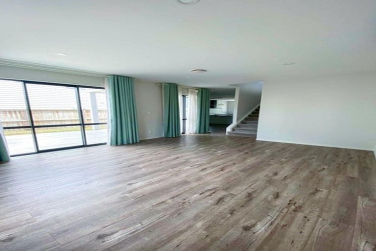 Photo of property in 50 Craigs Way, Hobsonville, Auckland, 0616