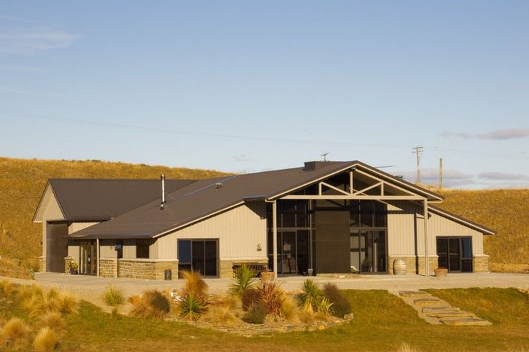 Photo of property in 211 Mcarthur Road, Springvale, Alexandra, 9391