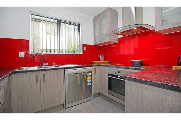 Photo of property in 3/4 Oxford Road, Manurewa, Auckland, 2102