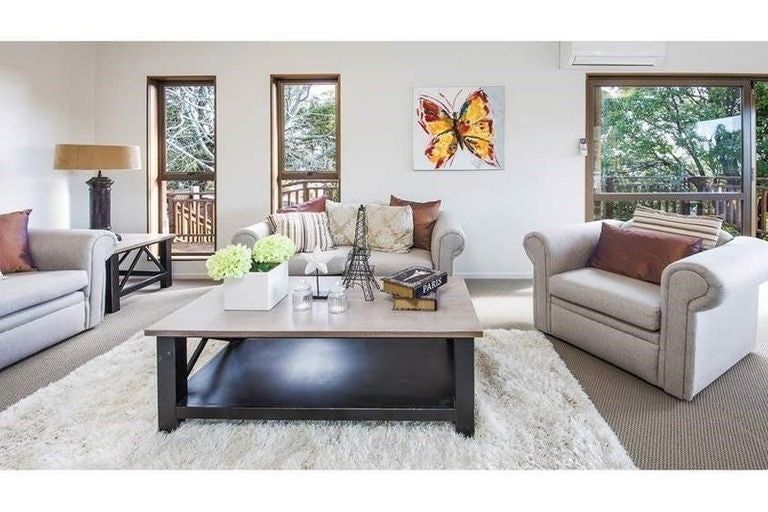 Photo of property in 1 Lynngate Place, Hillcrest, Auckland, 0627