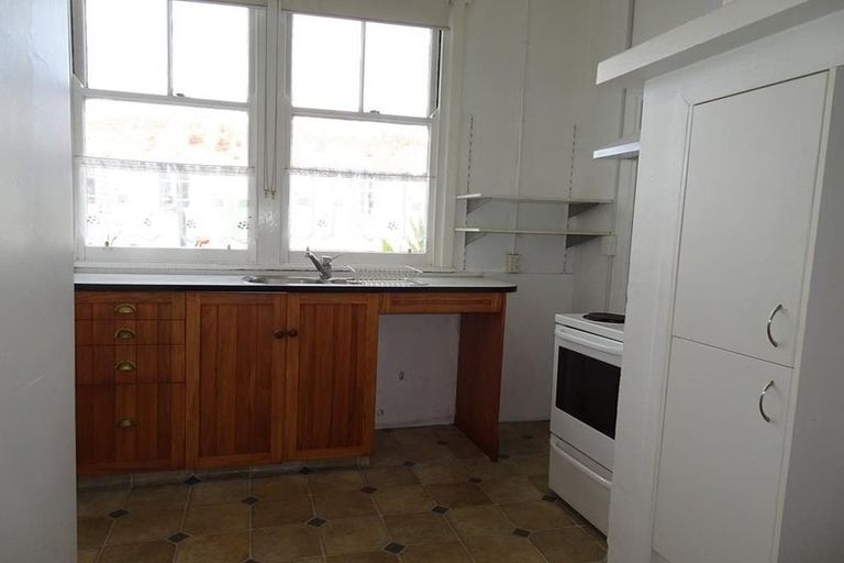 Photo of property in 314 Queen Street West, Hastings, 4122