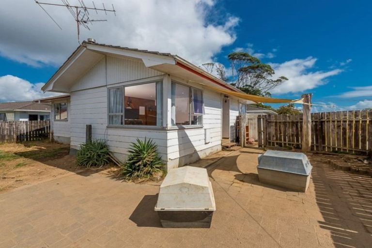 Photo of property in 2/37 John Walker Drive, Manurewa, Auckland, 2102