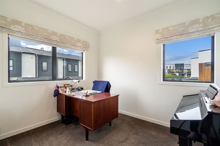 Photo of property in 5 Frank Gill Road, Hobsonville, Auckland, 0616