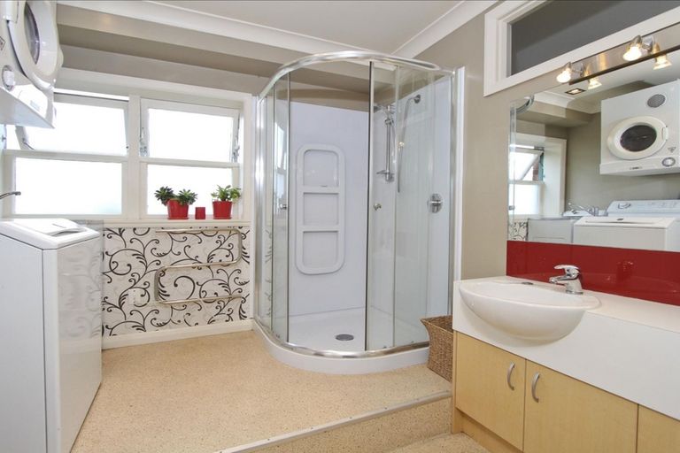 Photo of property in 238 Old Titirangi Road, Titirangi, Auckland, 0604