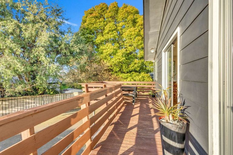 Photo of property in 2 Ashford Place, Havelock North, 4130