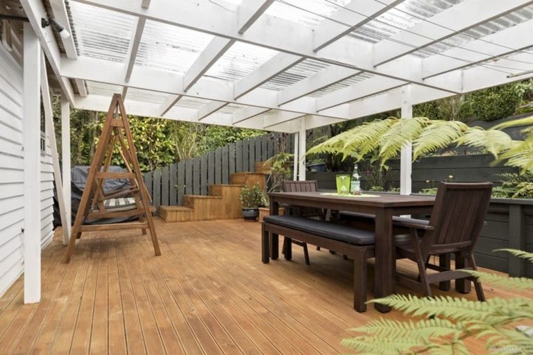 Photo of property in 14 Kilsyth Street, Karori, Wellington, 6012