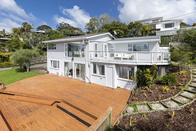 Photo of property in 90 Matipo Road, Mairangi Bay, Auckland, 0630